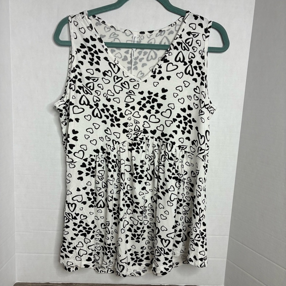 Tencede Womens Large NWT Sleeveless White W/Black Hearts Tank Top